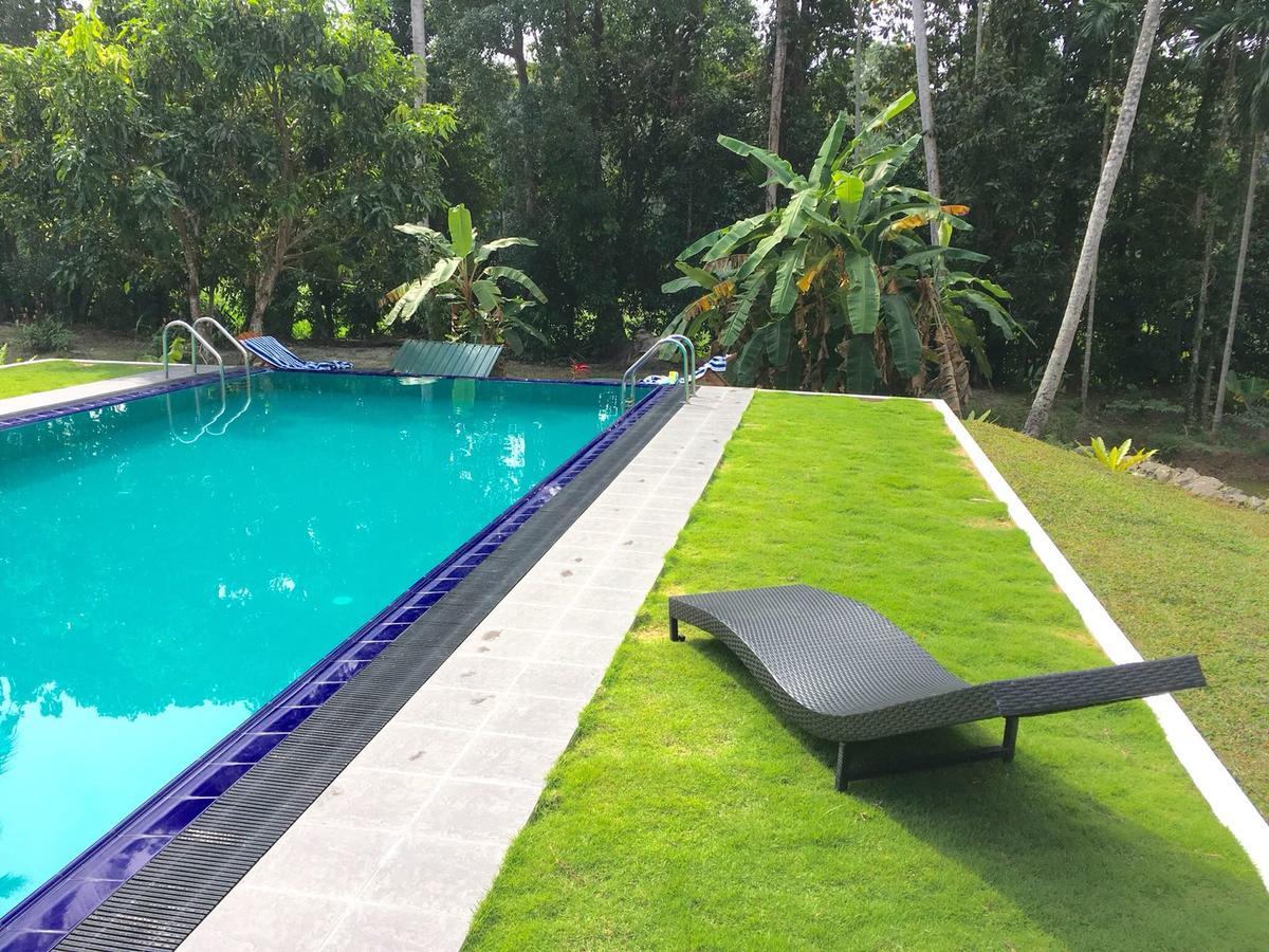 Anuhas Airport Villas Katunayaka Exterior photo
