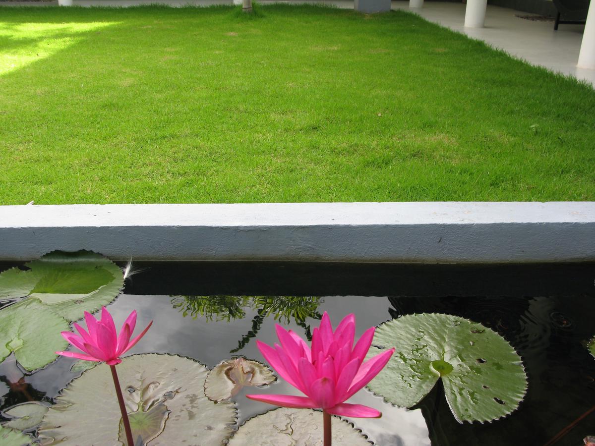 Anuhas Airport Villas Katunayaka Exterior photo